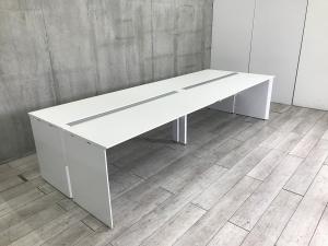 【4～6名での使用に最適な幅3200mm！】■コクヨ（KOKUYO）　ワークヴィスタ+（Workvista）　■W3200×D1200×H720㎜　■ホワイト天板×ホワイト脚　■固定式配線カバー【弊社使用欄：A01016454】【関東倉庫在庫品】