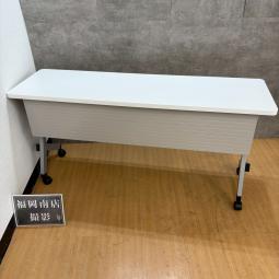 コクヨ製の会議用テーブル(折り畳みテーブル)【サイドスタックテーブル/ホワイト】が値下げされました。 ＊良品を格安で！「オフィスバスターズ福岡南店」は、福岡を拠点として、全国へ中古オフィス用品・オフィス家具を提供しております。/ 天神