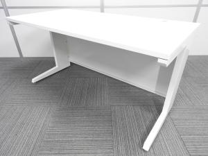 【限定1台入荷☆オカムラの定番デスク（平机）アドバンスシリーズのSタイプ！】オカムラ製　アドバンスシリーズ（引き出しなしタイプ）平机　ホワイト　中古　格安　福岡　九州最大級《オフィスバスターズ福岡博多店は、福岡を拠点として、日本全国へ中古オフィス用品・オフィス家具を提供しております》
