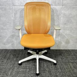 【博】【オレンジでオフィスを明るく！！】◆オカムラ/シルフィー　ハイバック　前傾　コートハンガー　博多　天神《オフィスバスターズ福岡博多店は、福岡を拠点として、日本全国へ中古オフィス用品・オフィス家具を提供しております》※サテライトは商談スペースのみの為、在庫は福岡の在庫を掲載しております。商品につきましてはお電話にてお問い合わせください※