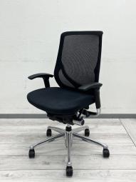 【人間工学に基づいた快適な座り心地！体の動きを自然にサポート！】 ■オカムラ（okamura）製　ゼファーチェア （Zephyr）　肘付き　ハイバック　背面メッシュ　■可動肘　■ブラック