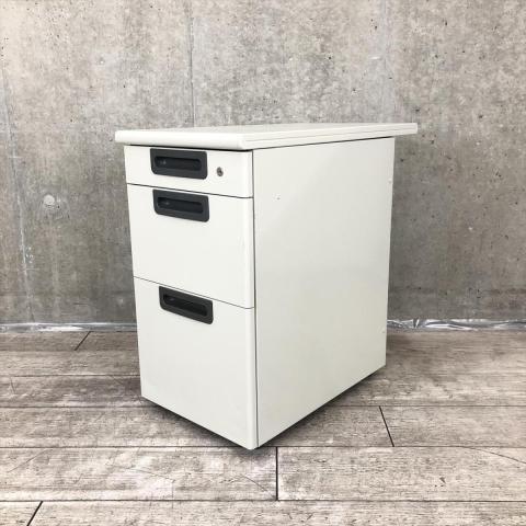 【中古】LA  プラス（PLUS） 脇机3段