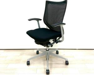 ■Okamura/オカムラ　■バロン（Baron）チェア　■ブラック×ホワイトシェル　■肘付き/固定肘　　■ローバック　■背面/メッシュ　■オススメ/大人気/定番商品　【弊社使用欄：A01034525 K】【SN】