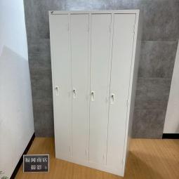 【南】★美品★ 4人用更衣ロッカー(鍵付き)が値下げされました！　＊熊本市で、中古オフィス用品・オフィス家具をお探しなら「オフィスバスターズ熊本サテライト店」へ＊※サテライトは商談スペースのみの為、在庫は福岡の在庫を掲載しております。商品につきましてはお電話にてお問い合わせください。＊
