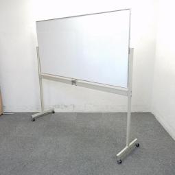 【西】～ウチダ　 ホワイトボード　キャスター付き～【ウチダ】【ホワイトボード】【キャスター付き】【福岡西店在庫】【チェア】【椅子】【イス】【事務椅子】【デスク】【机】【書庫】【書棚】【棚】【ラック】【収納】【格安】【安い】【メーカー】【レイアウト変更】【模様替え】【福岡オフィス家具】【福岡中古家具】【中古事務什器】【中古チェア】【中古椅子】