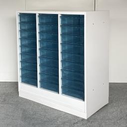 【書類・備品整理の必需品！】【珍しいクリトレが入荷！3列×深型9段タイプ！】■コクヨ(KOKUYO)製　エディア(EDIA)シリーズ　クリスタルトレイ　ローキャビネット　H980㎜　■3列×深型9段　■ベース付　■色：ホワイト