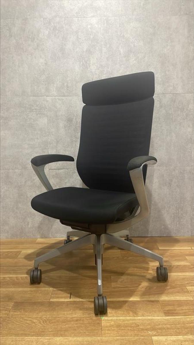 【ヘッドレスト付き！】【姿勢の変化をサポート！操作レスで体格にマッチする定番チェア】■イトーキ(ITOKI)製　エピオスチェア(epios)　肘付き　エクストラハイバック　クロスバックタイプ　■固定肘・ヘッドレスト付　■ブラック
                        エピオスチェア
                                    中古
            