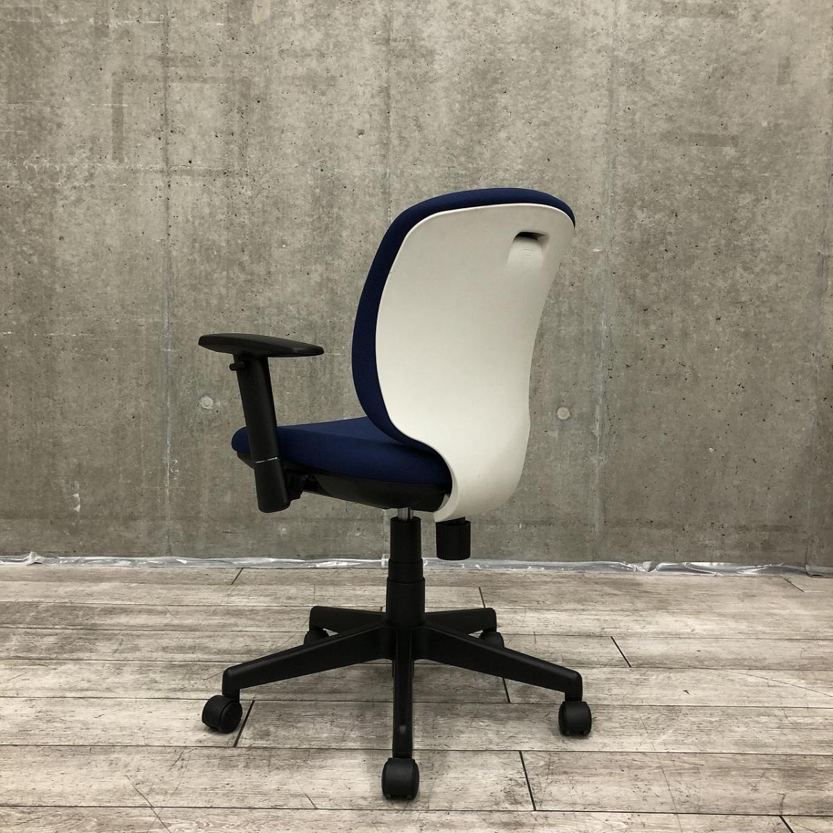 中古】Presea KC-K56SL プラス/PLUS 肘付ローバックチェア 561377