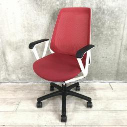 【座りやすくてコンパクト！肩回りが動かしやすい背面メッシュの人気チェア！】■イトーキ（ITOKI）　ノナ（nona）チェア　ハイバック　肘付き　■サークル肘　■背面メッシュ　■ラズベリーレッド × ホワイトフレーム【K12】