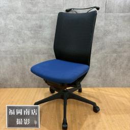 【南】《年末在庫入替セール/㉕/9》オカムラ製のオフィスチェア【ヴィスコンテ/ハンガー付き】が値下されました！　＊熊本市で、中古オフィス用品・オフィス家具をお探しなら「オフィスバスターズ熊本サテライト店」へ＊※サテライトは商談スペースのみの為、在庫は福岡の在庫を掲載しております。商品につきましてはお電話にてお問い合わせください。＊