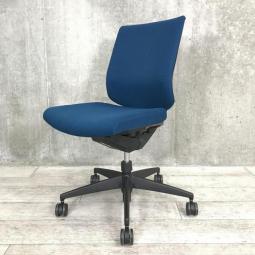 【コクヨのロングセラー商品！背骨のS字形状にジャストフィット！】■コクヨ（KOKUYO）製　ウィザード2(Wizard2)　肘無し　ローバック　■ランバー付　■プルシアンブルー×ブラックシェル