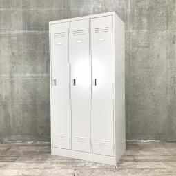 【スタンダードなデザインであらゆる空間にフィット！衣類や個人の荷物・貴重品の管理にオススメ！】■イトーキ（ITOKI）製　Ｊ型ロッカー　3人用更衣ロッカー　■シリンダー錠　■ホワイトグレー ※穴あき、傷あり