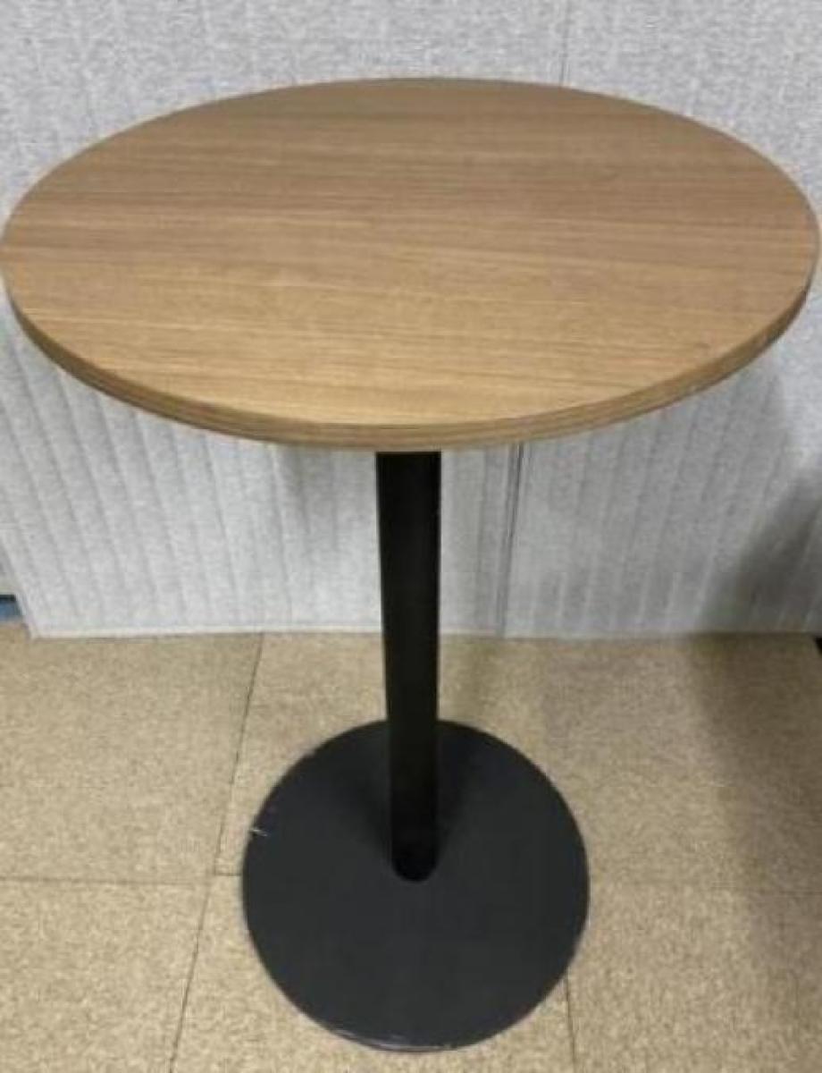 《年末在庫入替セール/㉓/9》【高さ1000mmのカフェ風丸テーブル】が値下されました！　＊良品を格安で！「オフィスバスターズ福岡南店」は、福岡を拠点として、全国へ中古オフィス用品・オフィス家具を提供しております。
                        その他シリーズ
                                    中古
            