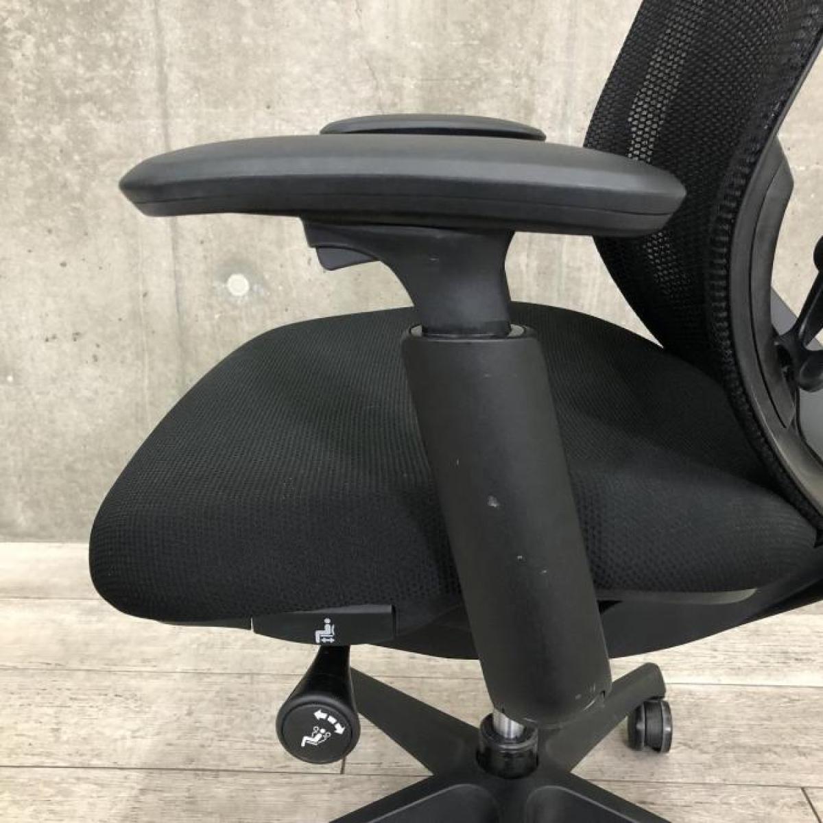 中古】シルフィーメッシュ C686XR FMP1 オカムラ/okamura 肘付