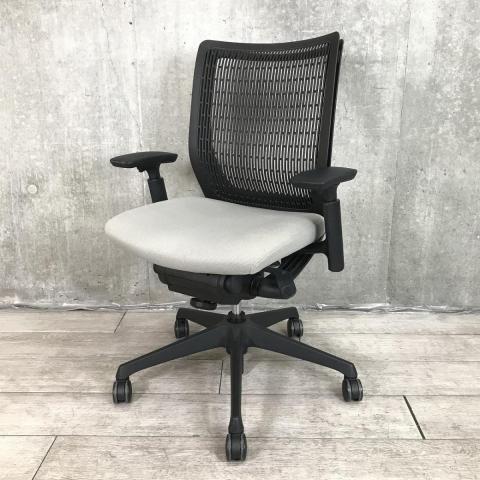 【中古】ヴィスコンテチェア CWC5ZA　FBA3 オカムラ（okamura） 肘付ローバックチェア