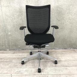 【チェア探しに迷ったらコレ！】ワンランク上のワーキングチェア！ ■オカムラ　バロンチェア　肘付　ブラック　■人間工学に基づいた快適設計で身体にやさしくフィット！【Okamura　Baron】★【在庫入替セール品！】