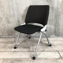 【関東倉庫在庫品】【スタッキングもネスティングも可能！収納ができるミーティングチェア！】【在庫入替セール品】■ウチダ製　FM-350シリーズ　スタッキングチェア　■ブラック【弊社使用欄：A01021264】【ECBMC】