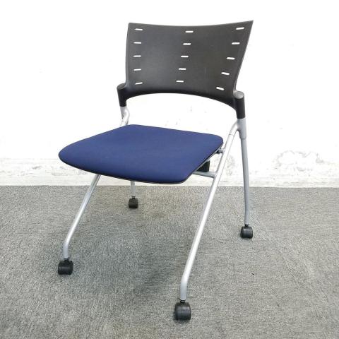 【中古】マノスチェア  イトーキ（ITOKI） スタッキングチェア