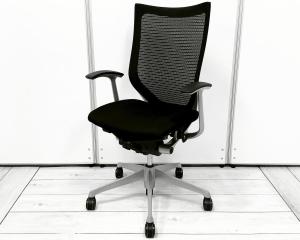 【長時間の着座でも疲れにくい！ベストなポジションが得られる先進設計！】■オカムラ　バロンチェア　肘付　ブラック　ハイバック　シルバーフレーム　■良い椅子は腰を守る投資です！【Okamura　Baron】