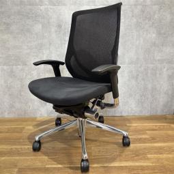 【西】～ゼファーで、働く時間をもっと軽やかに～【オカムラ】【ゼファー】【背面メッシュ】【ブラック】【チェア】【椅子】【イス】【事務椅子】【デスク】【机】【書庫】【書棚】【棚】【ラック】【収納】【格安】【安い】【メーカー】【レイアウト変更】【模様替え】【福岡オフィス家具】【福岡中古家具】【中古事務什器】【中古チェア】【中古椅子】