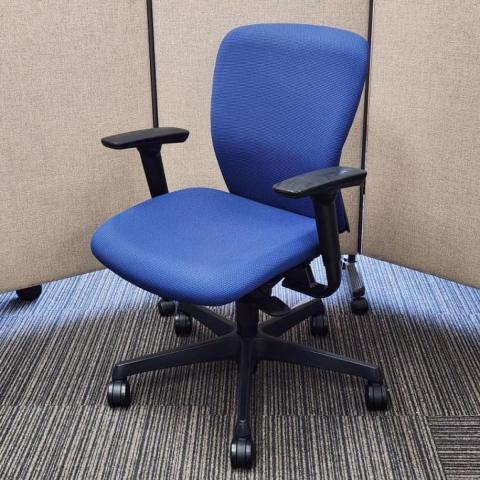 【中古】スラート  オカムラ（okamura） 肘付ローバックチェア