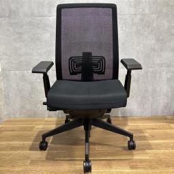 【腰部を左右非対称に調整できる！唯一無二のチェア】■Haworth（ヘイワース）　Very　ハイバック　■ランバーサポート付き　■可動肘付き　■ブラック　メッシュ【老舗海外メーカーの高性能チェア！】【天神ビッグバン】【天神BBB】【博多コネクティッド】【博多コネクティッドボーナス】