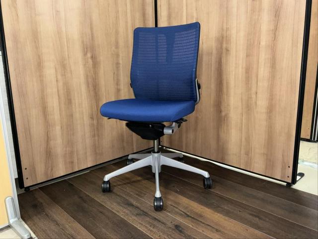 【中古】コーラルチェア  オカムラ（okamura） 肘無ミドルバックチェア