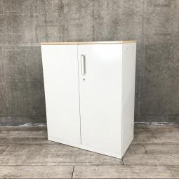 【収納物がひとめで分かる両開き戸タイプのホワイト書庫！】■プラス（PLUS）製　レガーティオ（REGATEO）シリーズ　両開き書庫　ローキャビネット　■ホワイト　/天板：木目ナチュラル　■シリンダー錠