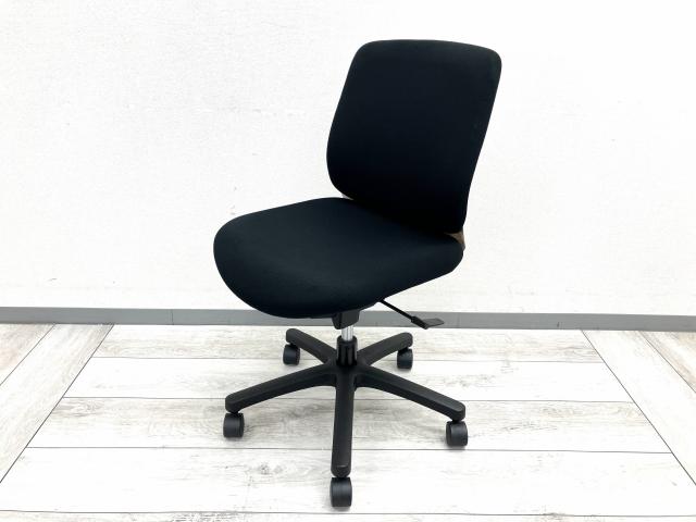 【中古】トルテR KZ-240GB-W9T1 イトーキ（ITOKI） 肘無ローバックチェア
