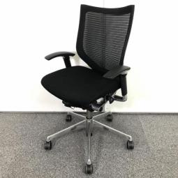 【定価約16万円】【長時間の着座でも疲れにくいサポート感！】■オカムラ（okamura）製　バロンチェア（Baron）　肘付き　ローバック　■可動肘　■メッシュ背面　■ブラック【ベストなポジションが得られる先進設計！】【2507】弊社使用欄【A01028726】