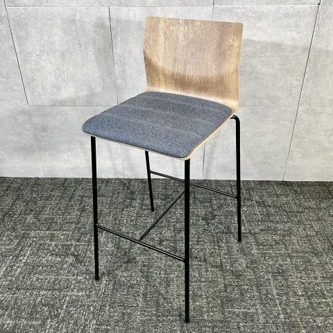 【中古】スイープ L409BT FXW4 オカムラ（okamura） ミーティングチェア