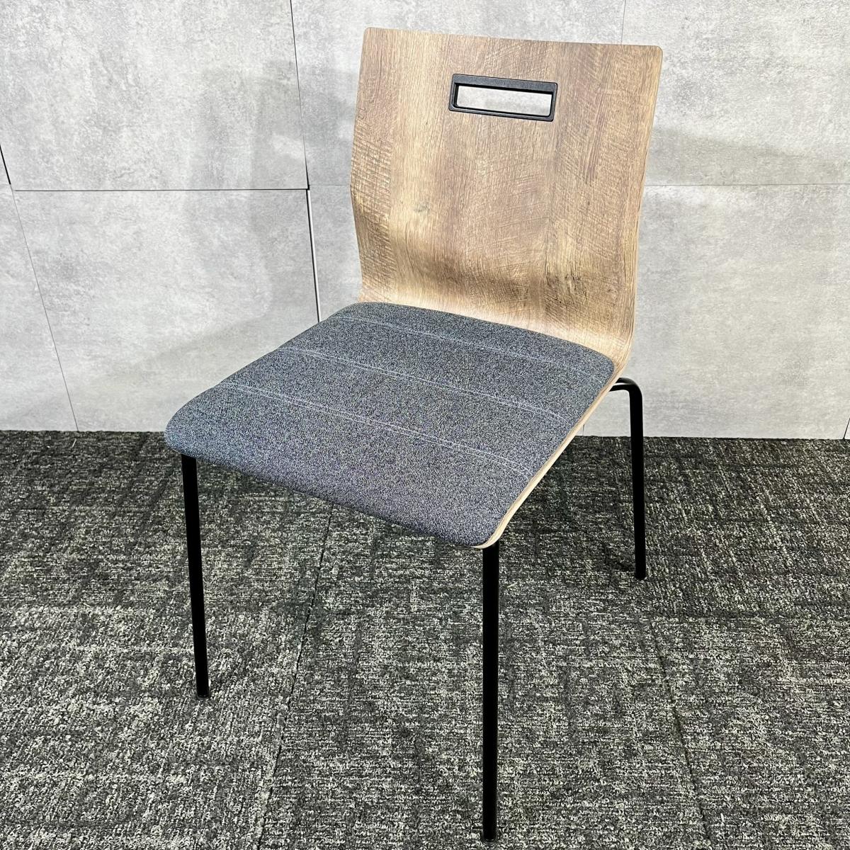 【休憩・打ち合わせにぴったりです！】◆オカムラ/スイープ　ミーティングチェア　《オフィスバスターズ福岡博多店は、福岡を拠点として、日本全国へ中古オフィス用品・オフィス家具を提供しております》
                        スイープ
                                    中古
            