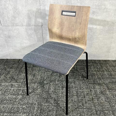 【中古】スイープ L409AT FXW4 オカムラ（okamura） スタッキングチェア