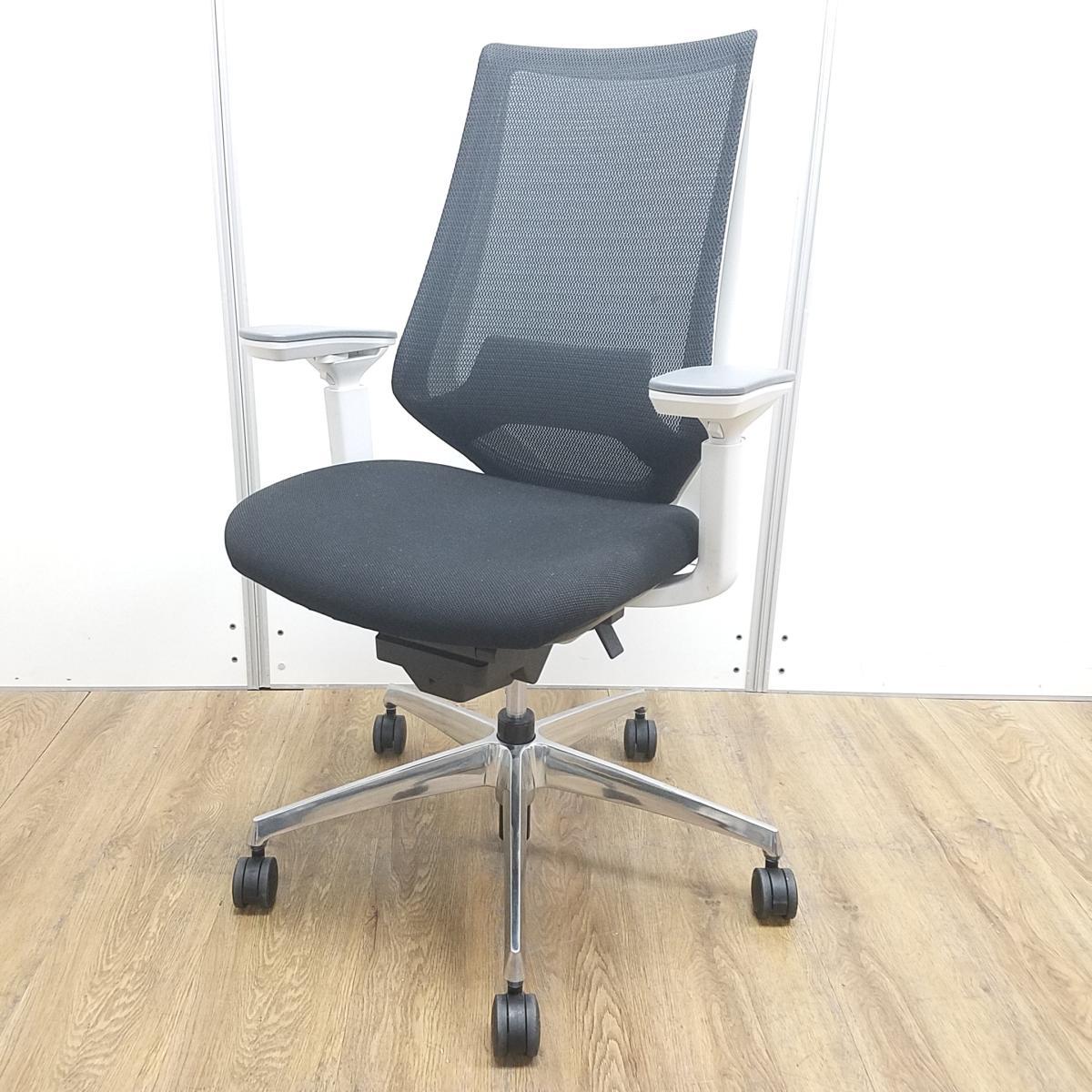 ★コクヨ製　デュオラ　ブラック　ホワイトフレーム　ハイバック　背面メッシュ　肘付き　可動肘　ランバーサポート　二重フレーム構造がもたらすしなやかで美しい背もたれ機能！　簡易操作で自分に合った姿勢をサポート！　肘付きハイバックチェア！！
                        デュオラ メッシュ
                                    中古
            