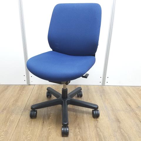 【中古】トルテチェア KZ-140GB イトーキ（ITOKI） 肘無ローバックチェア