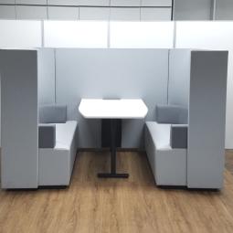 ★コクヨ製　ブラケッツ　ライトグレー　ソファーAタイプx2、パネル付きテーブル（パネル脚）x1　ミーティングセット　オンライン用ブース・ワークブース！！