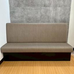 【ソファ】　高品質　ブース　ソファー　パーテーション　レイアウト変更　集中　カフェ　ABW　小型　＊福岡市で中古オフィス家具をお探しなら、オフィスバスターズ福岡南店へ！
福岡市南区を拠点に、デスク・チェア・書庫・複合機など中古オフィス家具を一式ご提供。福岡市内のオフィス移転や起業、レイアウト変更もワンストップでサポートします。＊