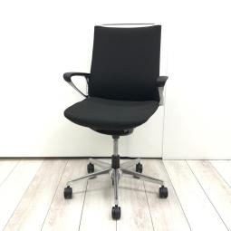 【グッドデザイン賞受賞！】優しく包み込む座り心地！機能とデザイン性が融合した大人気チェアが入荷！
■オカムラ製/モードチェア（mode）/ブラック　CROSS（ミックス）　デザインアーム付