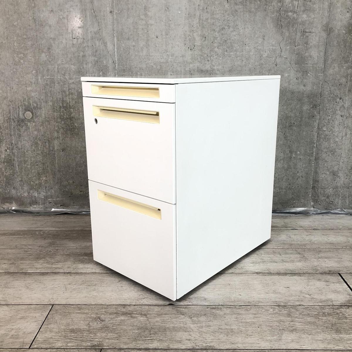 【フリアドデスクや平机の収納力アップに最適！】■オカムラ(okamura)製　アドバンス(ADVANCE)シリーズ　3段ワゴン　フリアド用　W390×D575×H650㎜　■シリンダー錠　■ホワイト　※日焼け有【IB】
                        アドバンス
                                    中古
            