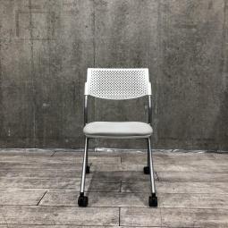 【関東倉庫在庫品】【しなやかにワーカーを受け止める洗練されたデザイン！使わない時は重ねて収納可能！】■ウチダ製　FM-265シリーズ　ネスティングチェア　■グレー【弊社使用欄：A01021880】【ECBMC】