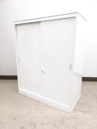 カウンターとしてもおすすめ!使い勝手抜群の天板付き2枚引き違い書庫が入荷!
■オカムラ/レクトライン/ホワイト 2枚引き戸 ホワイト天板付き