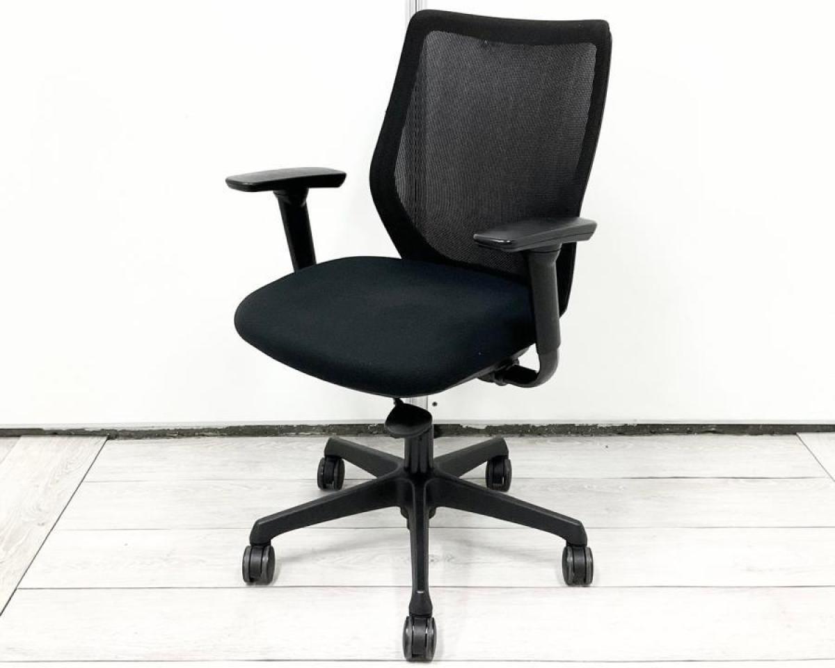 ワークチェア アームレスト付 アジャストアーム 可動肘  オススメ(おすすめ) 大人気 ・Okamura/オカムラ ・CG-M/シージーエム【AD】
                        CG-M メッシュ
                                    中古
            
