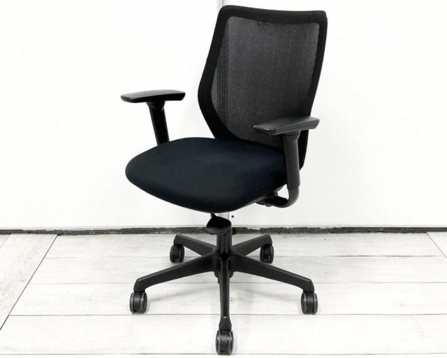 【中古】CG-M メッシュ CG92ZR FZK1 オカムラ（okamura） 肘付ローバックチェア