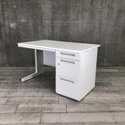 【イナバの技術が詰め込まれたスタンダードなオフィスデスク！収納も充実で使いやすい！】■イナバ(Inaba)製　デュエナシリーズ　片袖机　W1200×D700㎜　■ホワイト　■シリンダー鍵