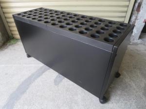 60本収納！スッキリ収まる筒型タイプ！キャスター付でフレキシブルに使えます！
■コクヨ製　傘立て　ブラック　筒状収納タイプ　アンブレラスタンド