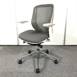 【前傾チルト機能付き！オカムラ製品で最も人気を集める高機能メッシュチェア！】■オカムラ製　シルフィー　肘付ハイバックチェア　■シルバー【OKT10】【関東倉庫在庫品】【弊社使用欄：】