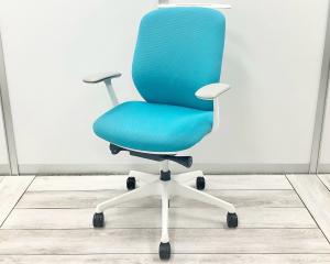 【前傾チルト機能付き】【オカムラ製品で最も人気を集める高機能チェア！】■オカムラ(okamura)製　シルフィ(Sylphy)チェア　肘付き　ローバック　ファブリックタイプ　■固定肘・ハンガー付き　■ブルーグリーン ×ホワイトシェル【弊社使用欄：A01045358】