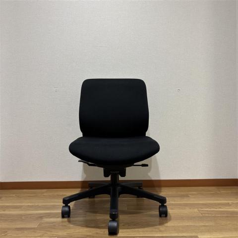 【中古】トルテチェア  イトーキ（ITOKI） 肘無ローバックチェア