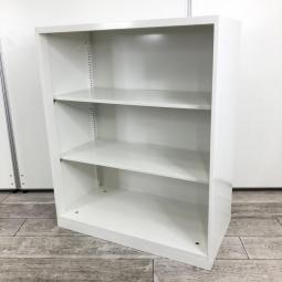 【オフィスの書類をスッキリ整理！　扉の無いタイプなので資料探しがラクラク！】■オカムラ（okamura）製　レクトライン（Rectline）シリーズ　オープン書庫　ローキャビネット　■ベース付き　■色：ホワイト