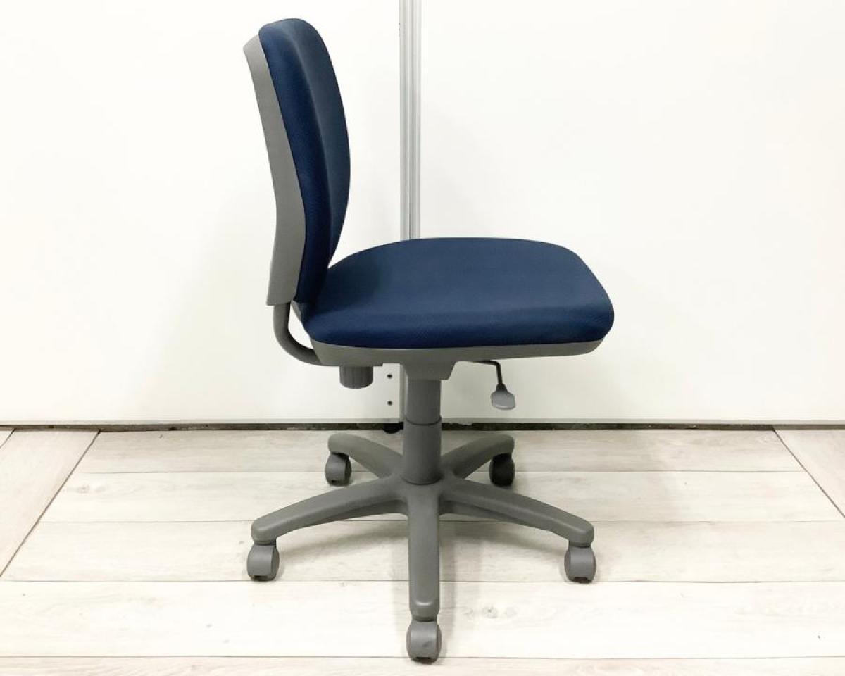 オカムラオフィスチェア ビラージュシリーズ（定価 22,921円）を 5,000円で譲ります 中古】ヴィラージュチェア オカムラ/okamura 肘無ローバックチェア